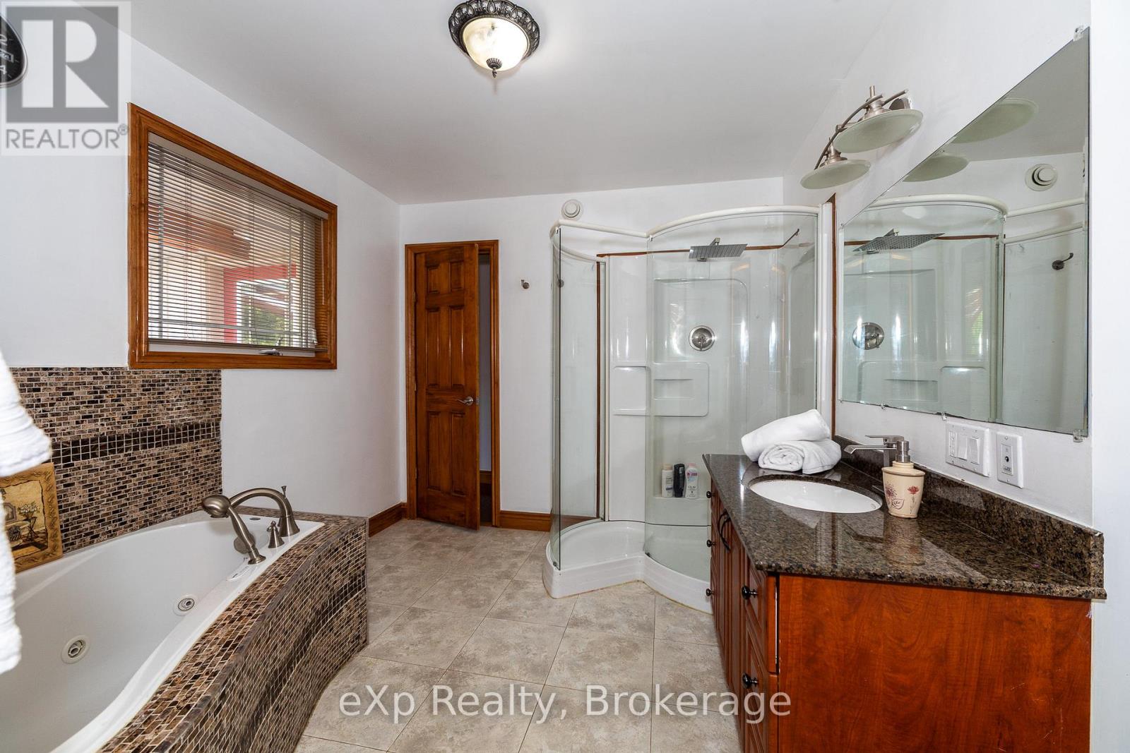 910 26th Street E, Owen Sound, Ontario  N4K 5N3 - Photo 22 - X12281731
