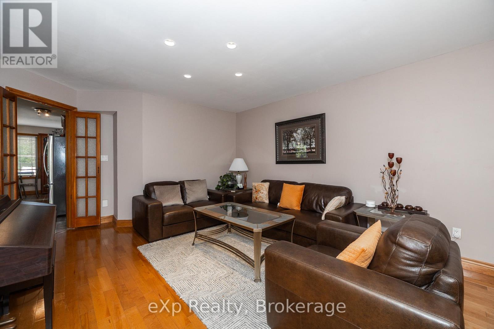 910 26th Street E, Owen Sound, Ontario  N4K 5N3 - Photo 13 - X12281731