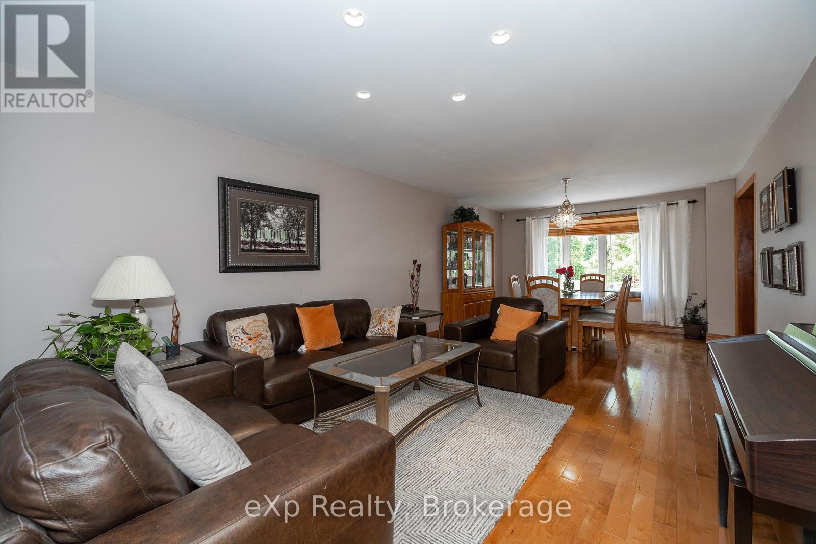 910 26th Street E, Owen Sound, Ontario  N4K 5N3 - Photo 12 - X12281731