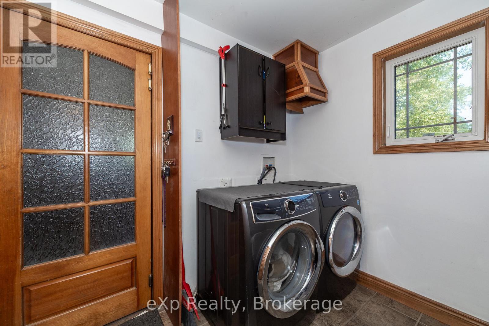 910 26th Street E, Owen Sound, Ontario  N4K 5N3 - Photo 33 - X12281731