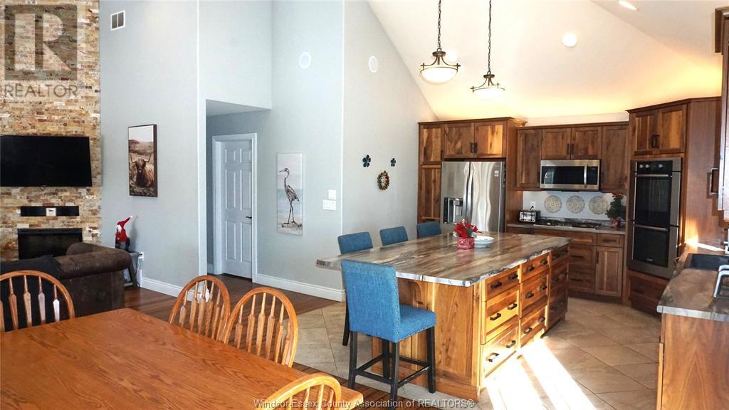 Property at 2125 FRONT image 5
