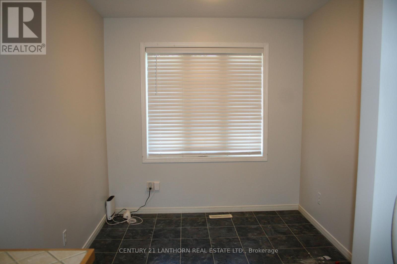 Property at 19 PINEGROVE COURT image 3