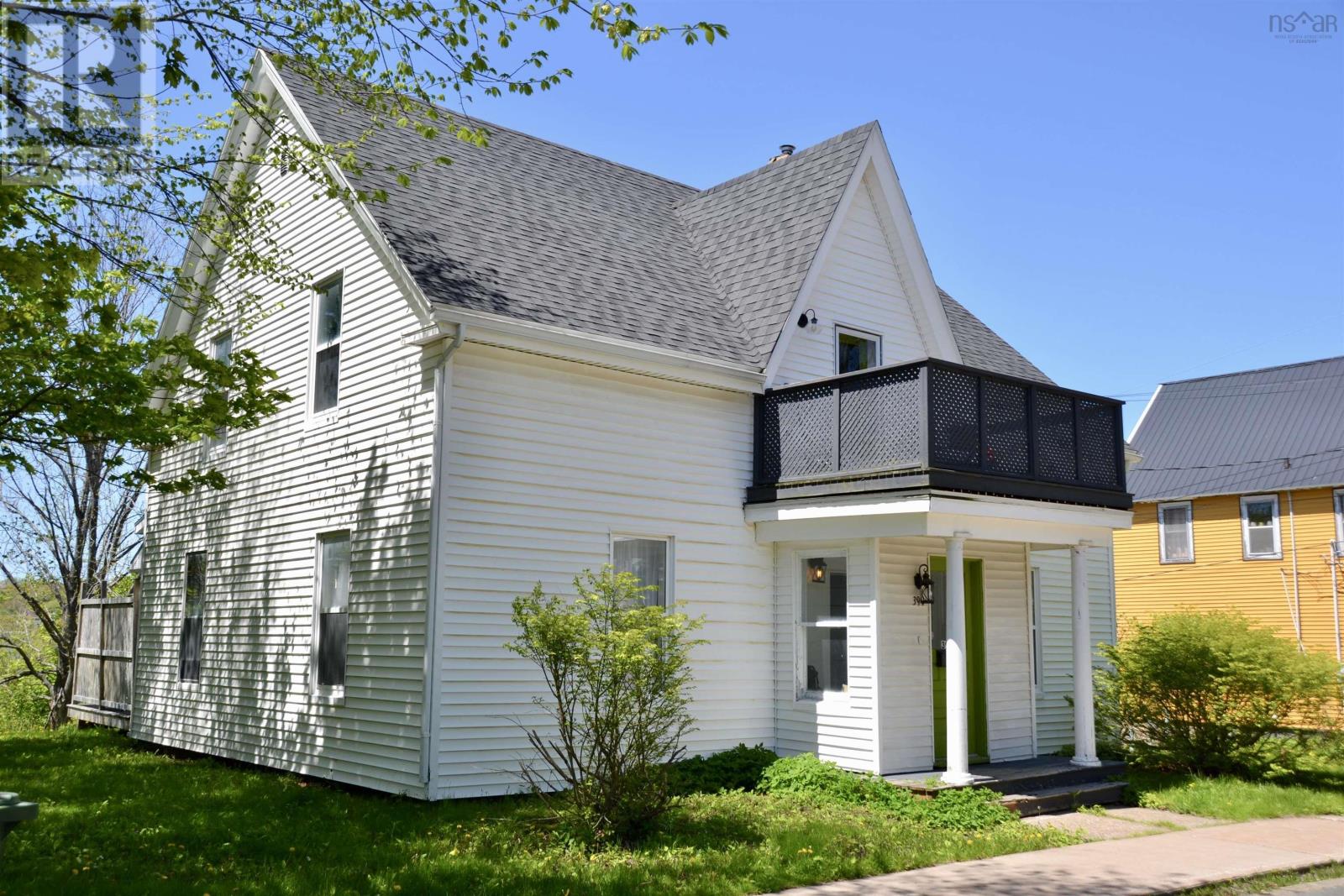 Property at 399 MacDonald Street image 2