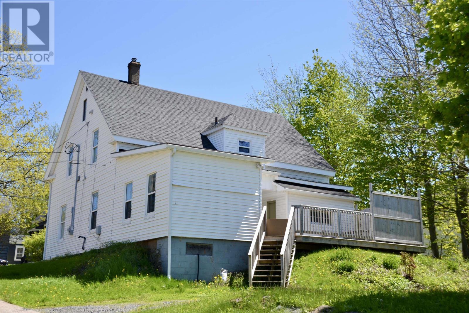 Property at 399 MacDonald Street image 4