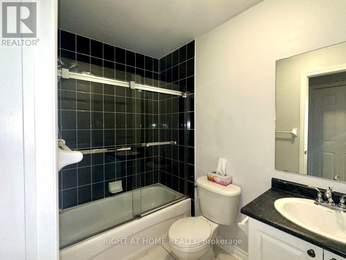 346 Riverstone Drive, Oakville, Ontario  L6H 7M3 - Photo 8 - W12299176