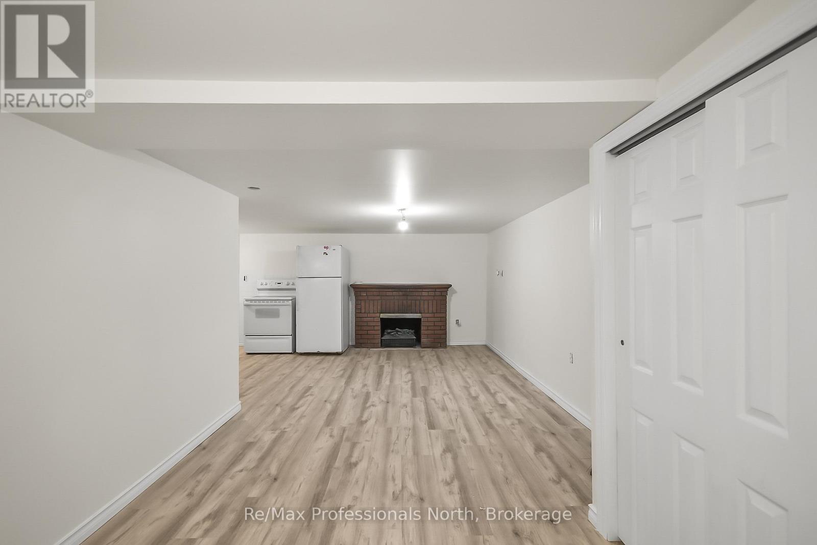 175 Sarah Street S, Gravenhurst, Ontario  P1P 1H7 - Photo 32 - X12299195