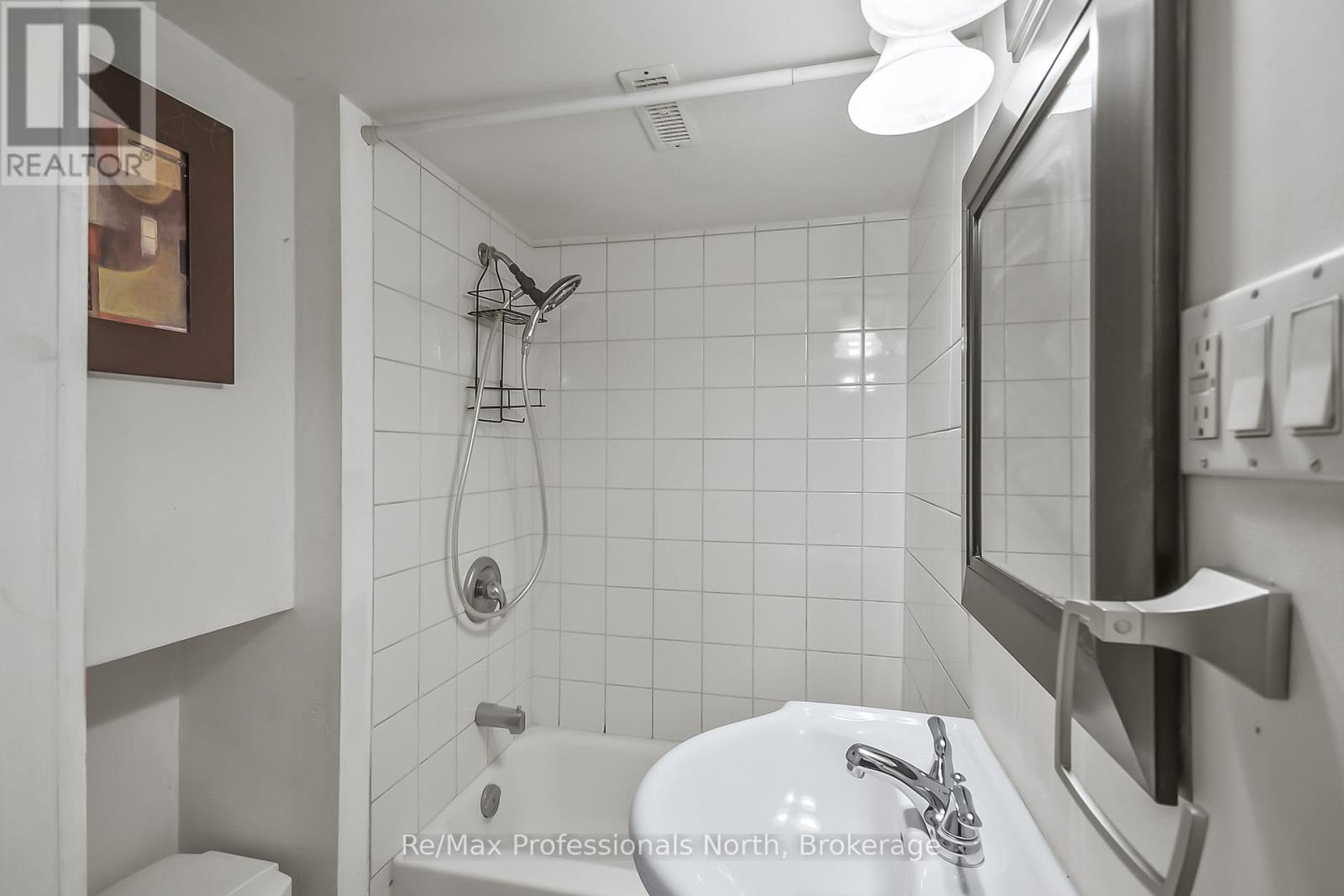 175 Sarah Street S, Gravenhurst, Ontario  P1P 1H7 - Photo 38 - X12299195