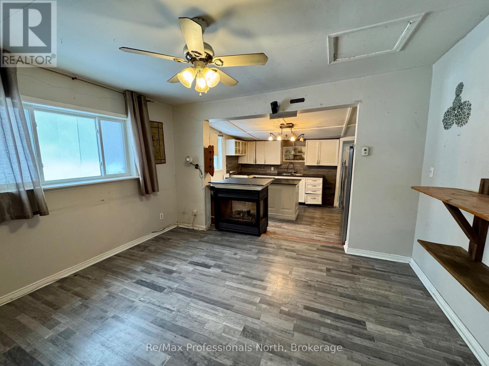 360 Muskoka Beach Road, Gravenhurst, Ontario  P1P 1M6 - Photo 5 - X12299201