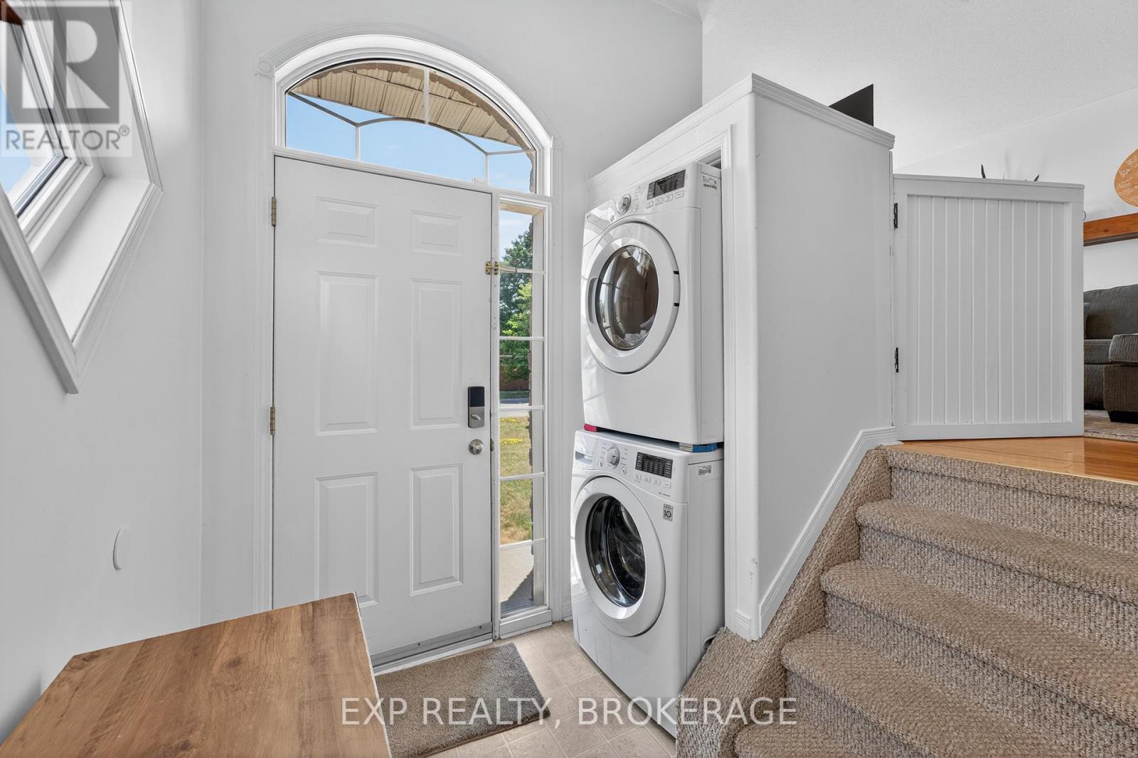 Property at 790 PEACHWOOD STREET image 3