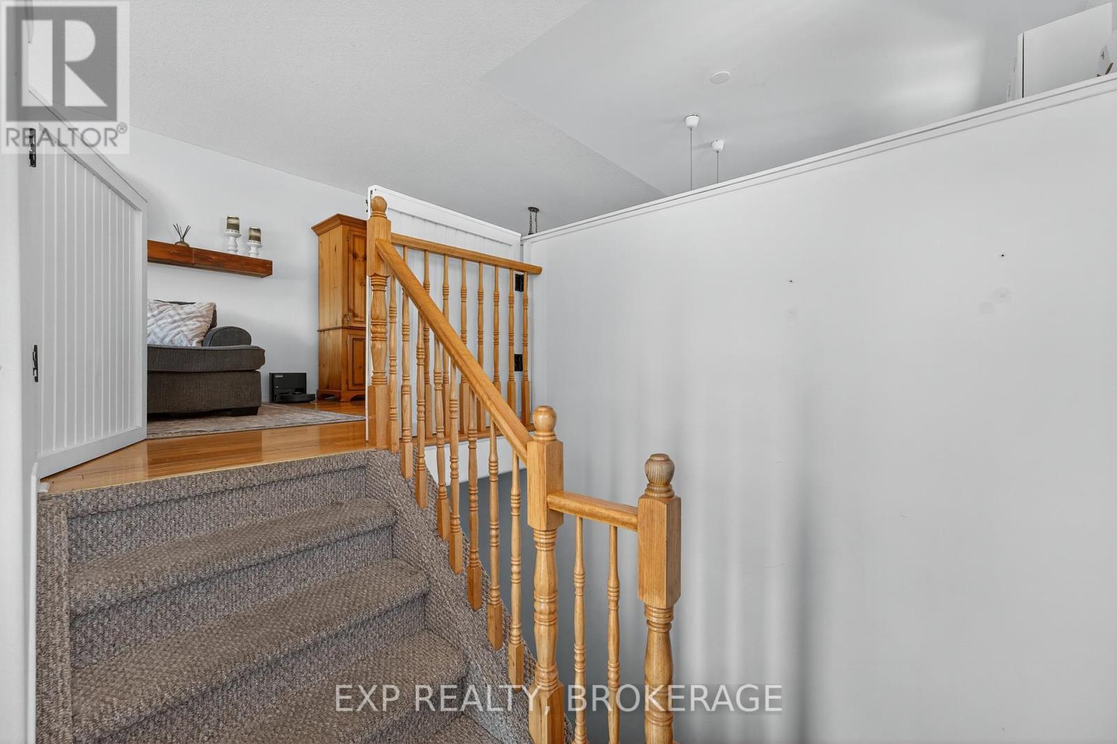 Property at 790 PEACHWOOD STREET image 4