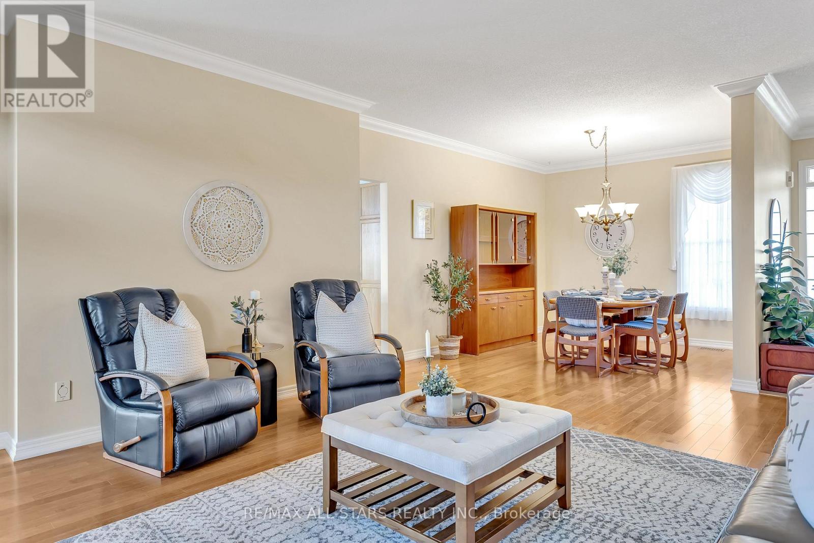 25 Sylvester Drive, Kawartha Lakes (Lindsay), Ontario  K9V 6E7 - Photo 8 - X12299261