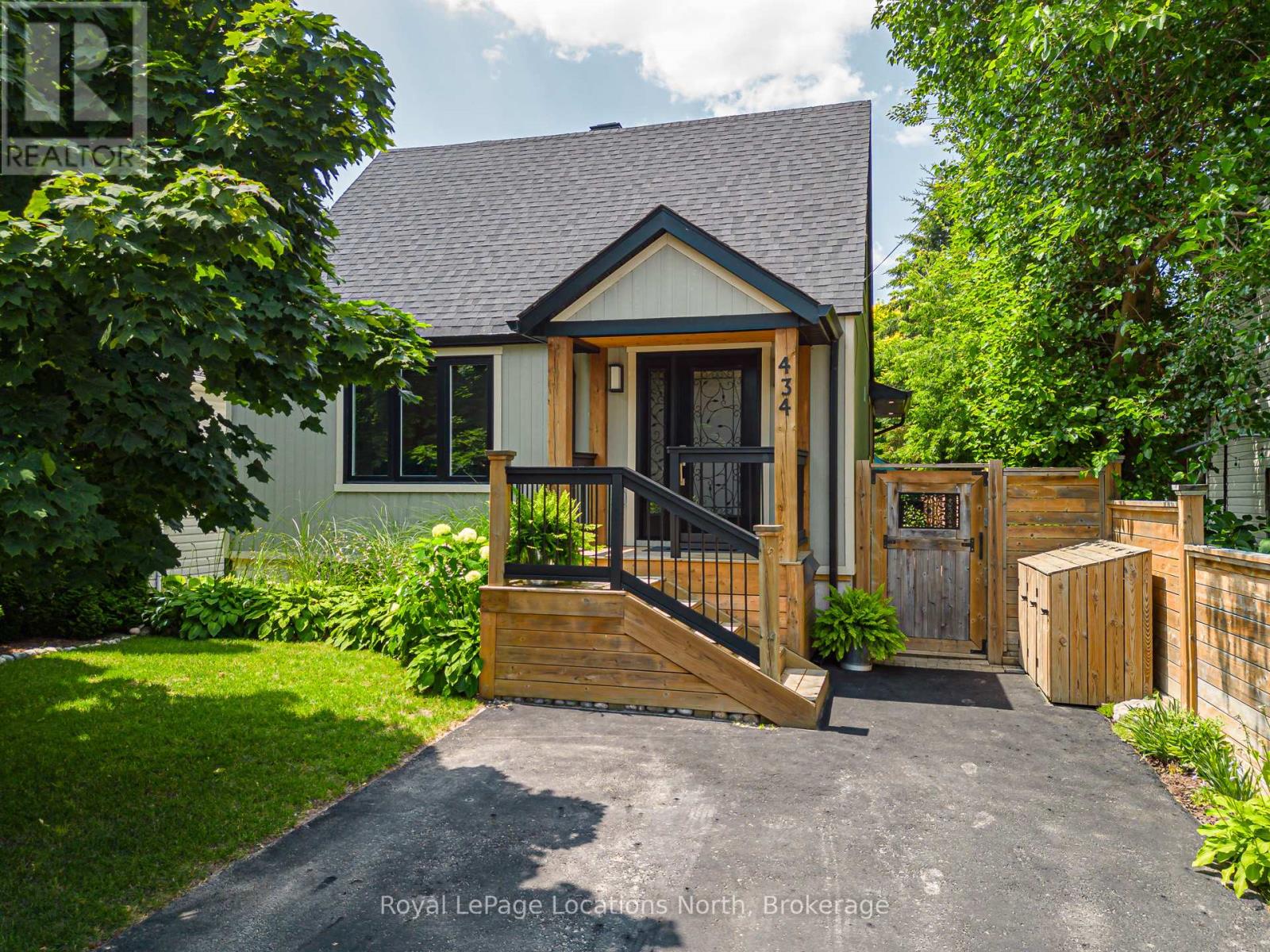434 Oak Street, Collingwood, Ontario  L9Y 2Y7 - Photo 1 - S12299287