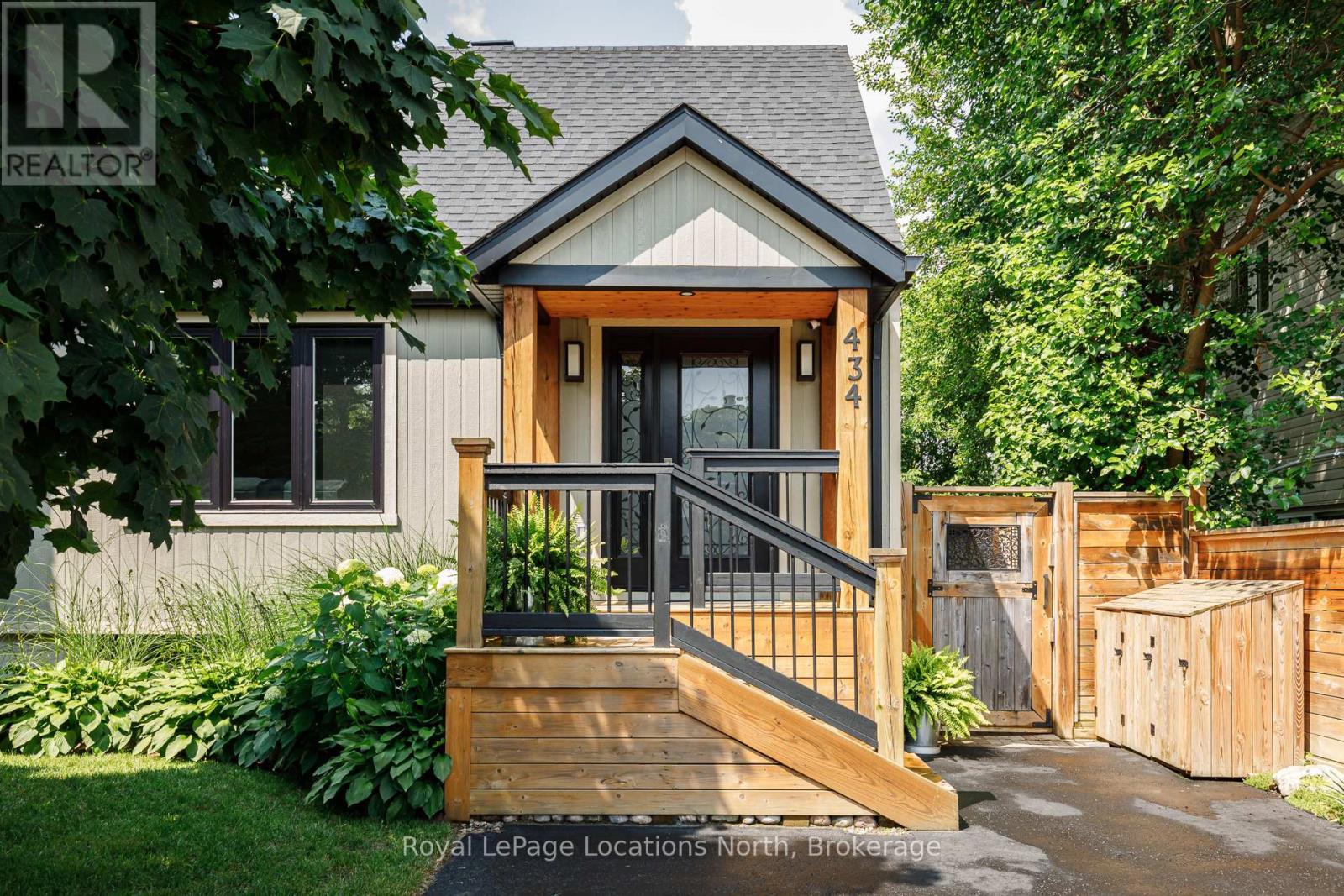 434 Oak Street, Collingwood, Ontario  L9Y 2Y7 - Photo 2 - S12299287