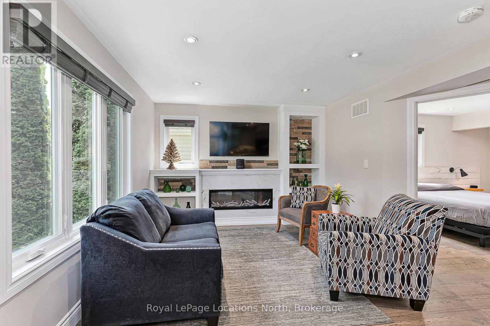 434 Oak Street, Collingwood, Ontario  L9Y 2Y7 - Photo 4 - S12299287