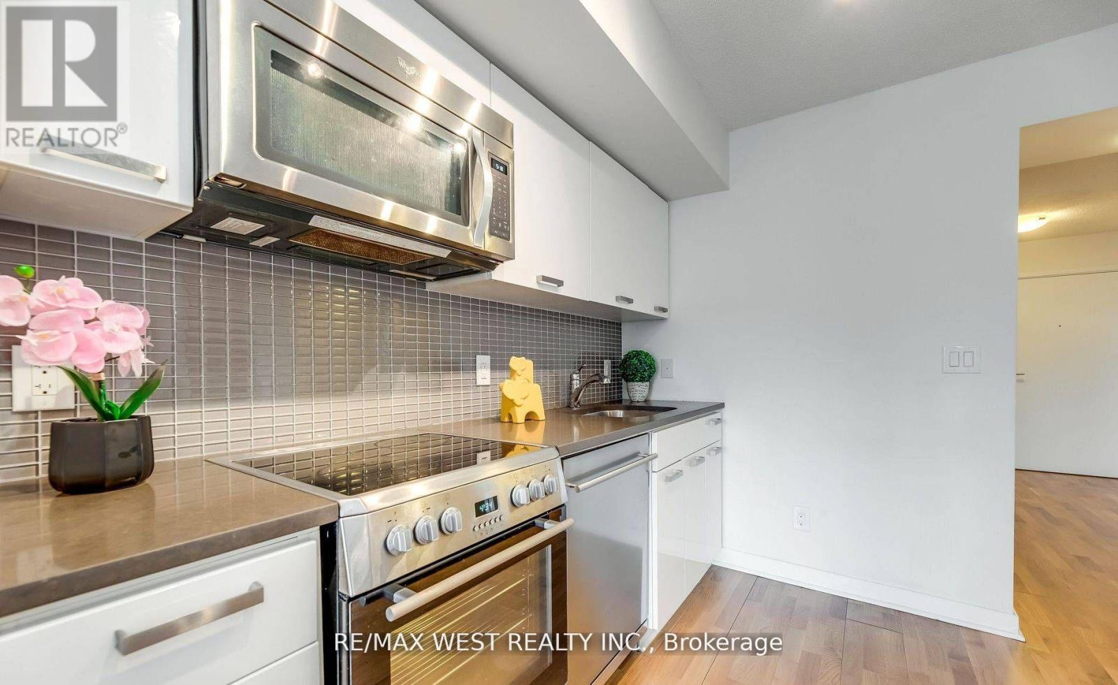 802 - 295 Adelaide Street W, Toronto, Ontario  M5V 1P7 - Photo 10 - C12299255