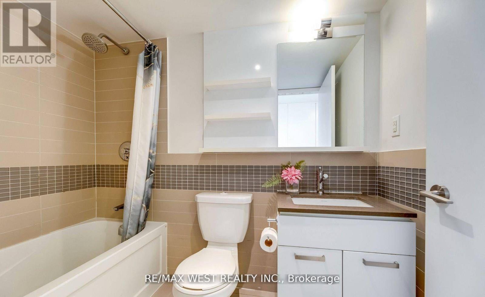 802 - 295 Adelaide Street W, Toronto, Ontario  M5V 1P7 - Photo 12 - C12299255