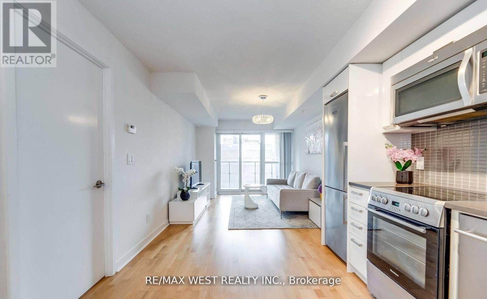 802 - 295 Adelaide Street W, Toronto, Ontario  M5V 1P7 - Photo 3 - C12299255