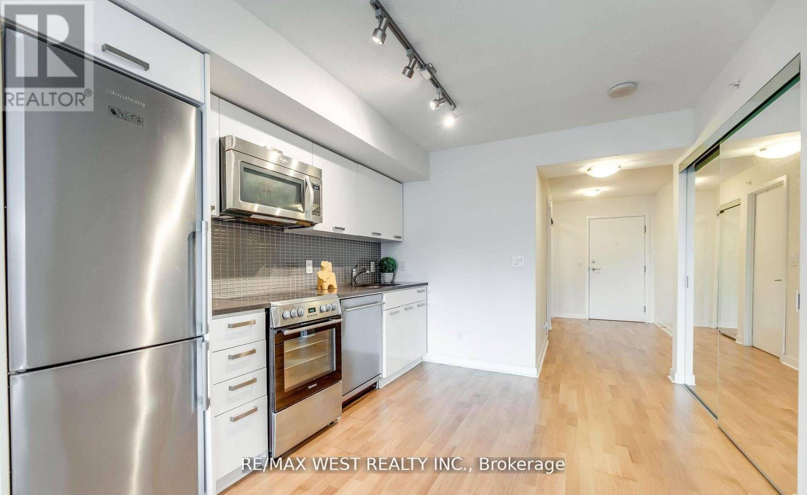 802 - 295 Adelaide Street W, Toronto, Ontario  M5V 1P7 - Photo 6 - C12299255