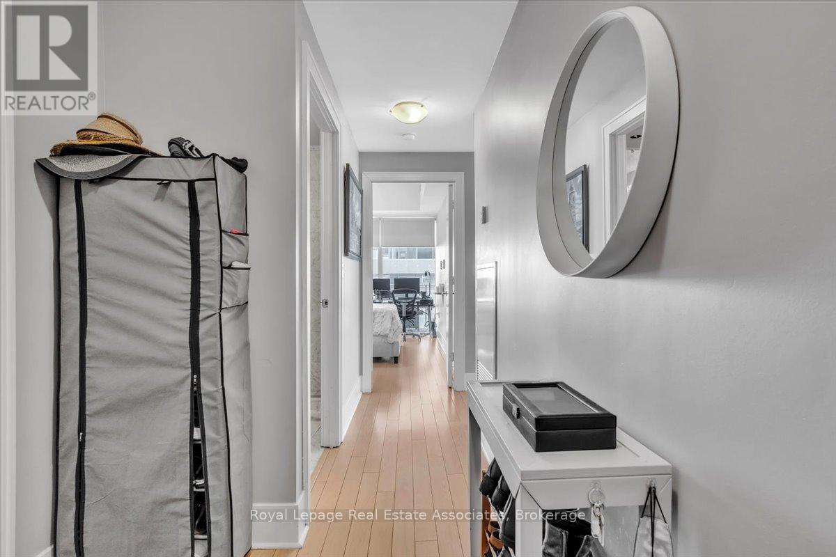 323 - 29 Queens Quay E, Toronto, Ontario  M5E 0A4 - Photo 15 - C12299290