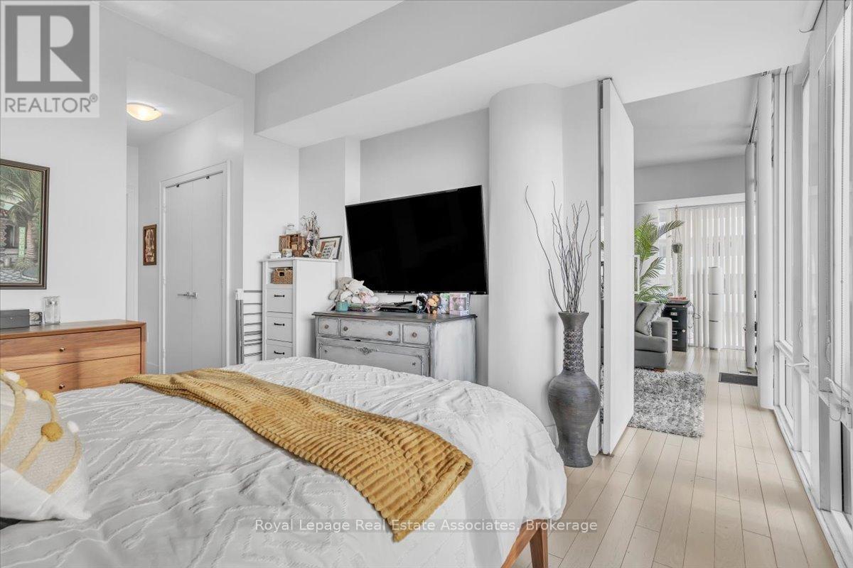 323 - 29 Queens Quay E, Toronto, Ontario  M5E 0A4 - Photo 20 - C12299290
