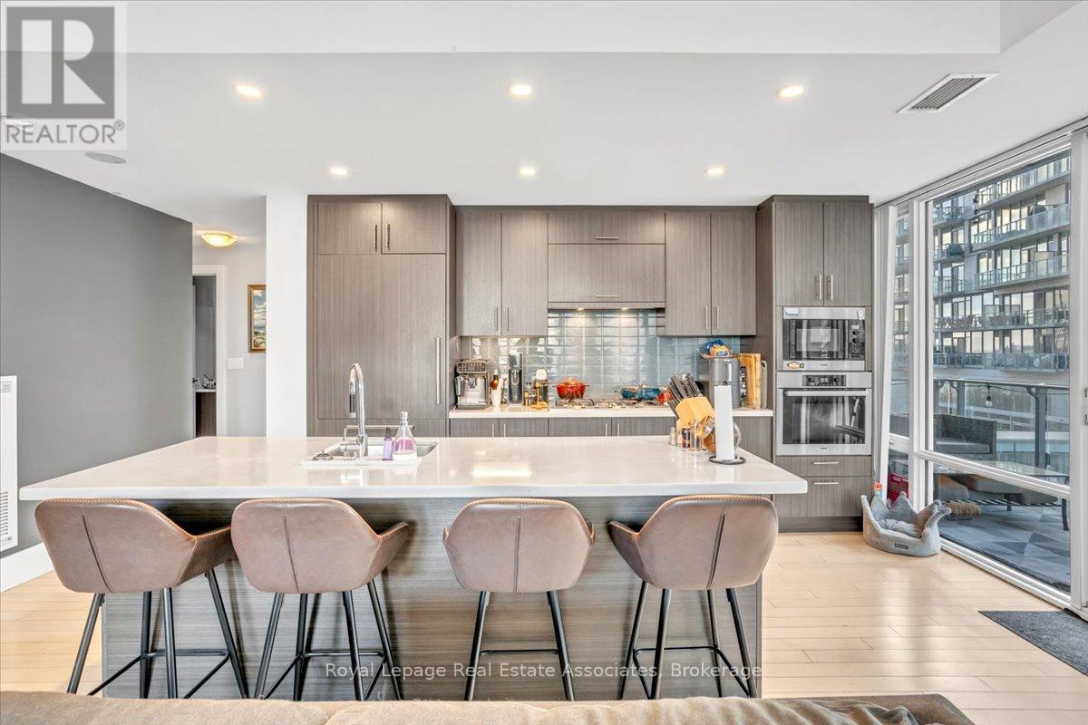 323 - 29 Queens Quay E, Toronto (Waterfront Communities), Ontario  M5E 0A4 - Photo 3 - C12299290