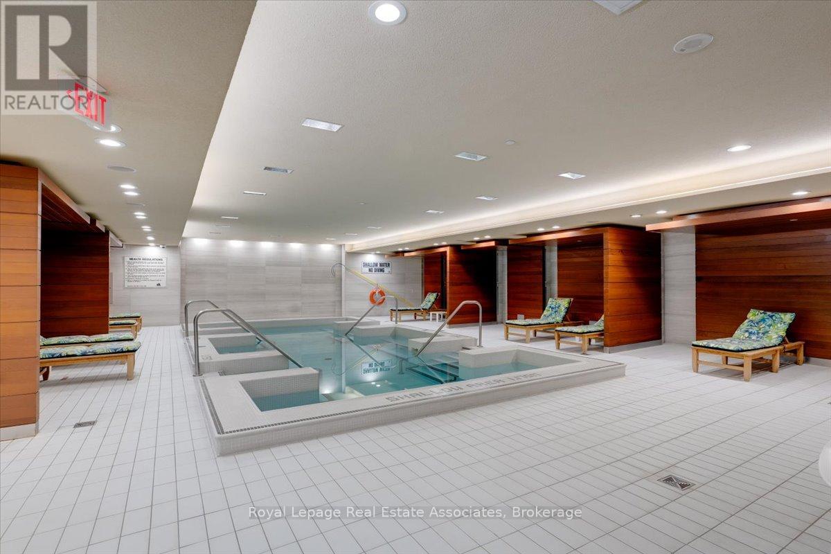 323 - 29 Queens Quay E, Toronto, Ontario  M5E 0A4 - Photo 31 - C12299290