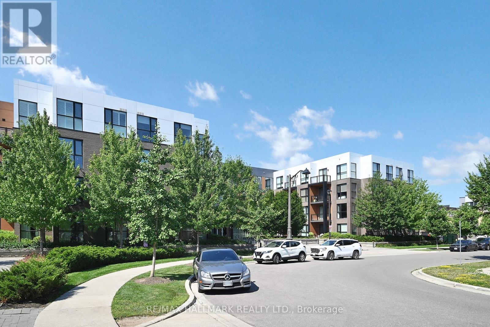 416 - 150 Sabina Drive, Oakville, Ontario  L6H 7C3 - Photo 3 - W12299241