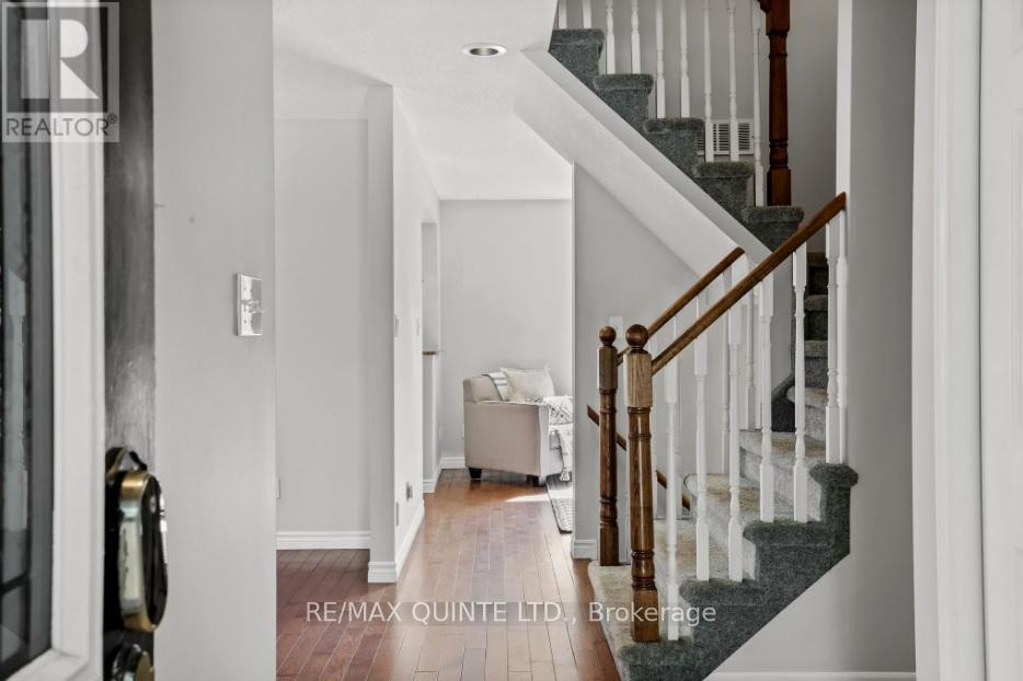 Property at 34 FORCHUK CRESCENT image 3