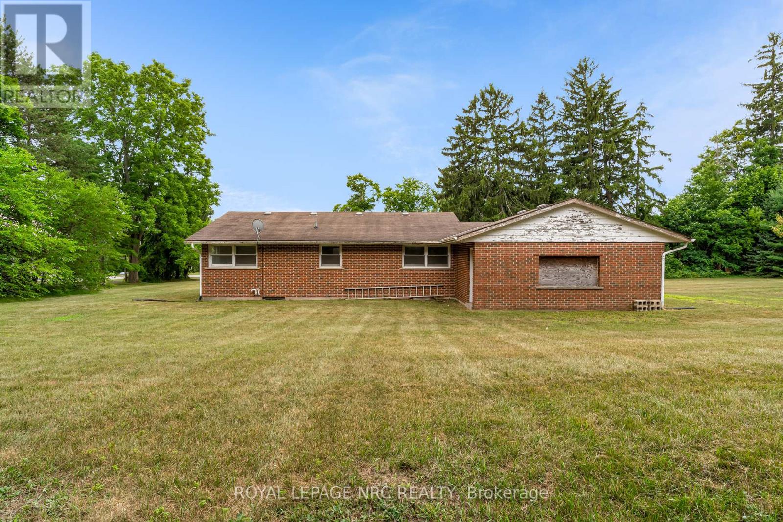 Property at 489 MEMORIAL DRIVE image 5
