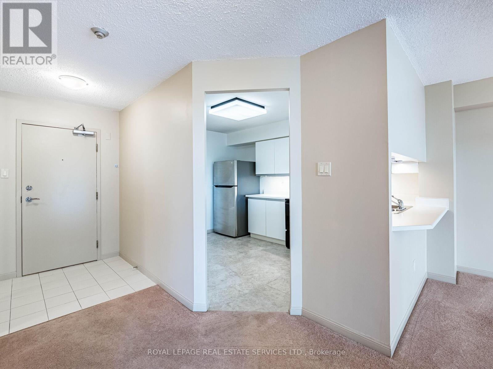 908 - 12 Laurelcrest Street, Brampton, Ontario  L6S 5Y4 - Photo 7 - W12259417