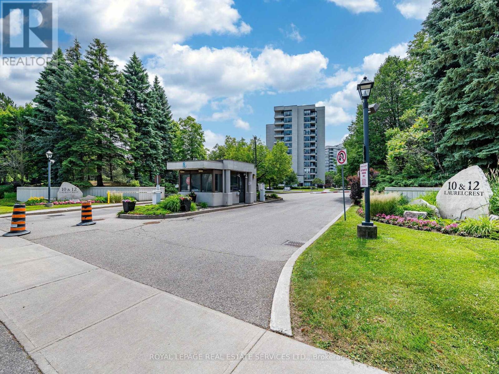 Property at 908 - 12 LAURELCREST STREET image 4