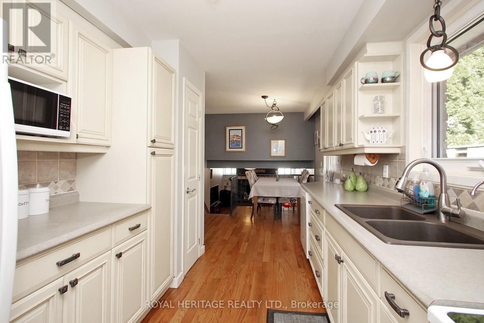 576 Rosebank Road, Pickering, Ontario  L1W 2N5 - Photo 10 - E12299358