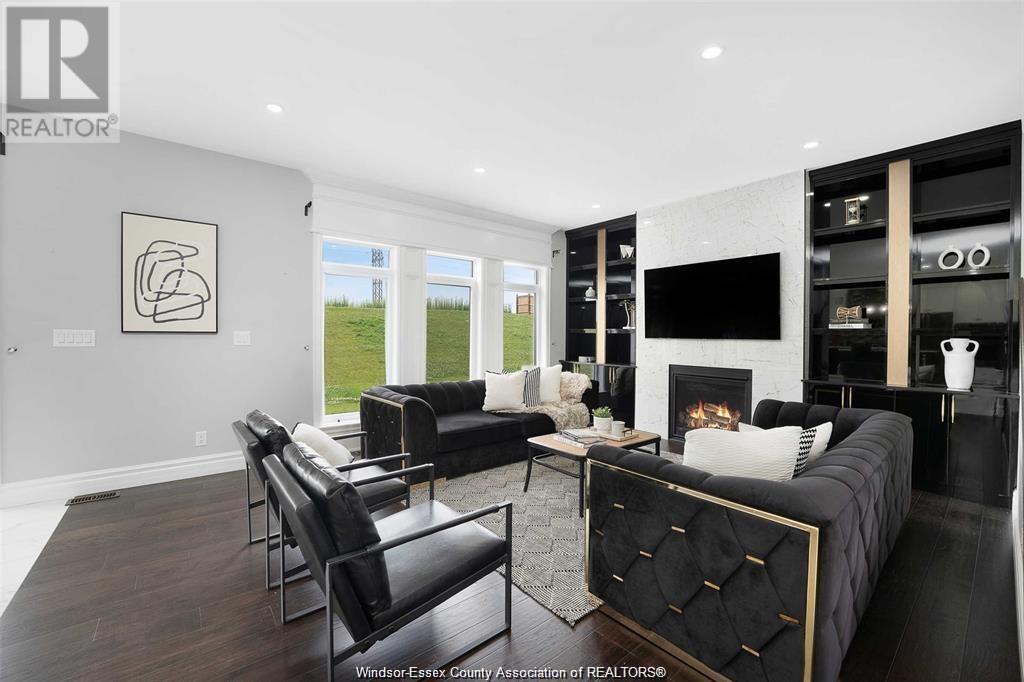 Property at 1271 CAMPANA CRESCENT image 3