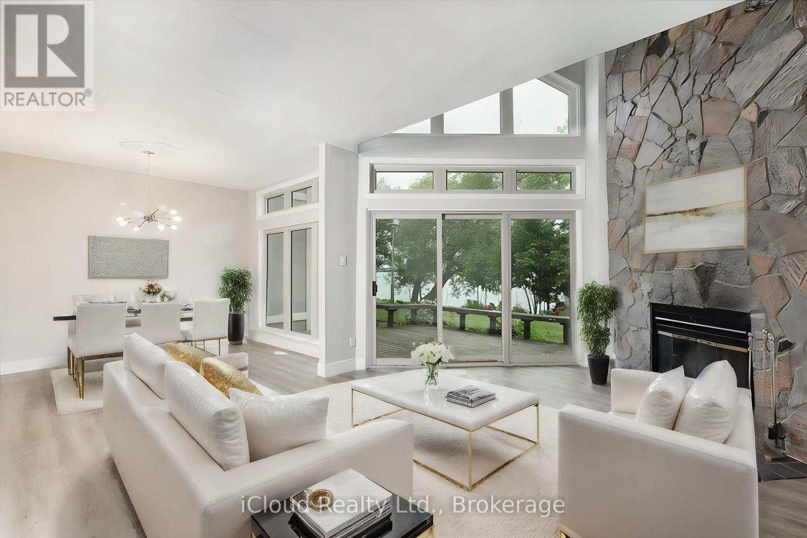 3 Davy Point Circle, Georgina, Ontario  L4P 3H1 - Photo 4 - N12299310