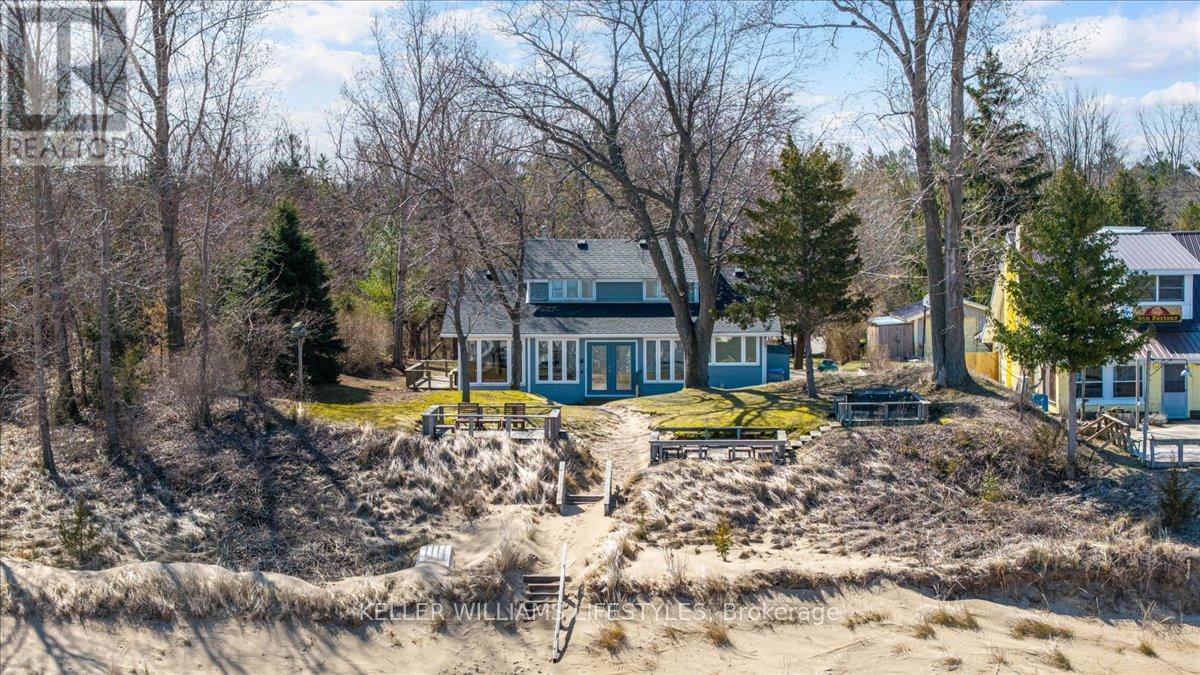 6626 East Parkway Drive, Lambton Shores, Ontario  N0N 1J3 - Photo 1 - X12299424