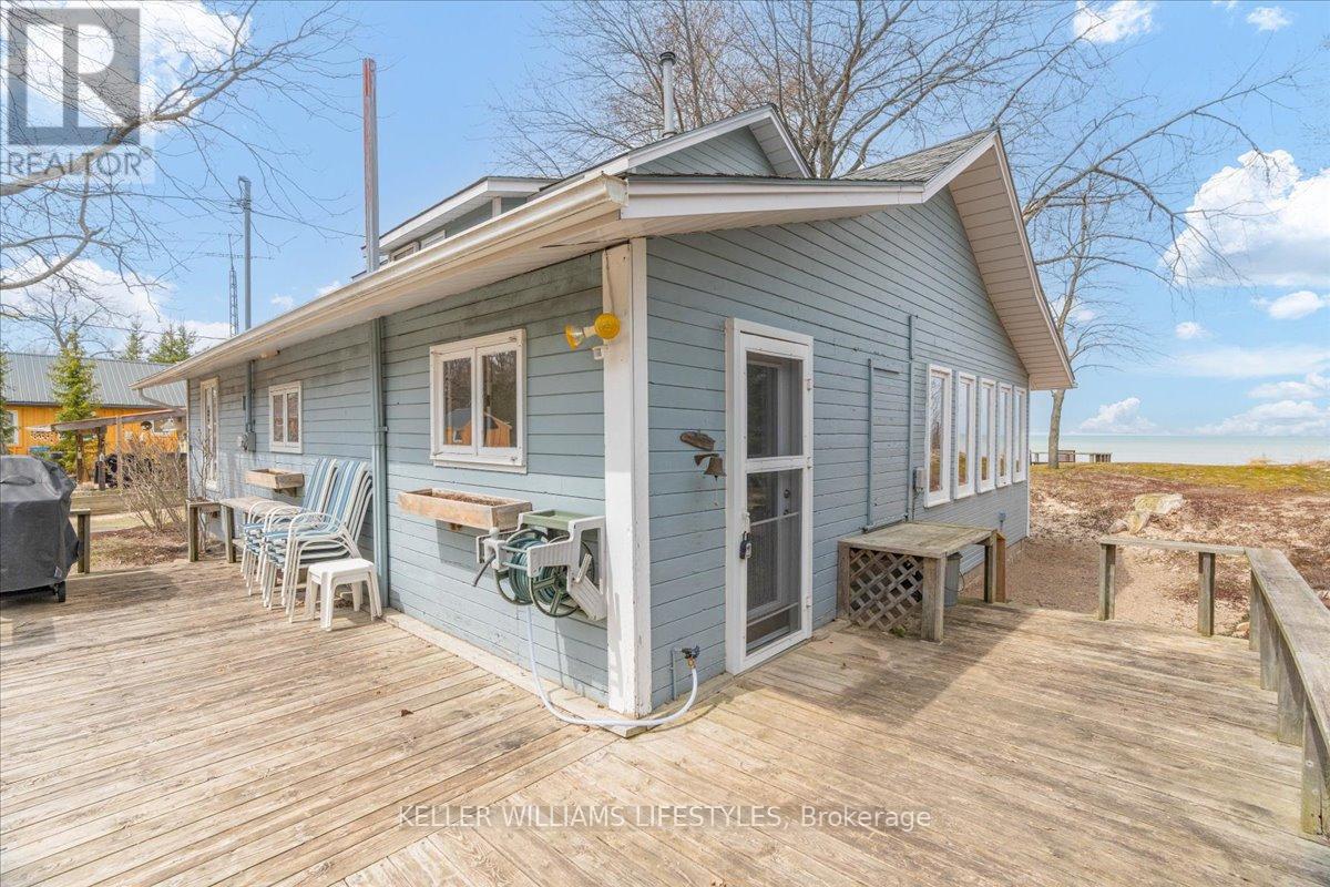6626 East Parkway Drive, Lambton Shores, Ontario  N0N 1J3 - Photo 29 - X12299424