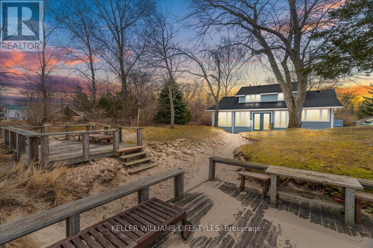 6626 East Parkway Drive, Lambton Shores, Ontario  N0N 1J3 - Photo 3 - X12299424