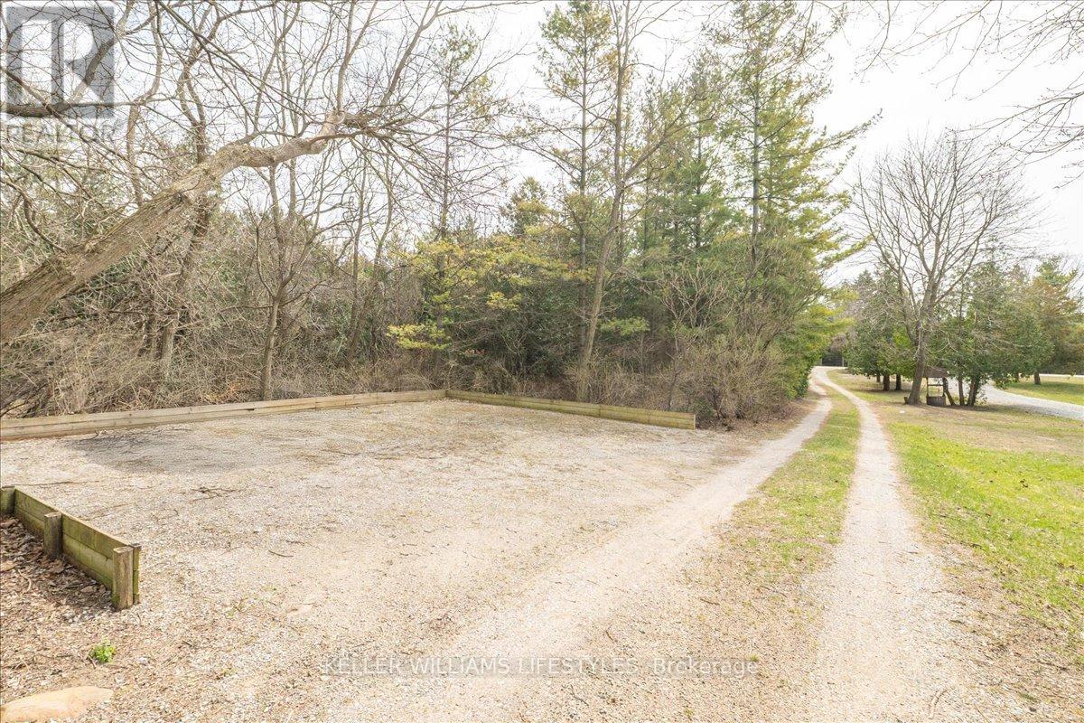 6626 East Parkway Drive, Lambton Shores, Ontario  N0N 1J3 - Photo 36 - X12299424