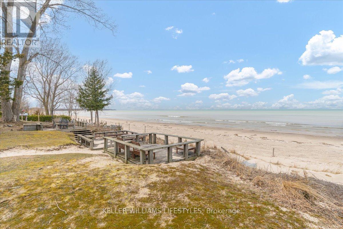 6626 East Parkway Drive, Lambton Shores, Ontario  N0N 1J3 - Photo 38 - X12299424