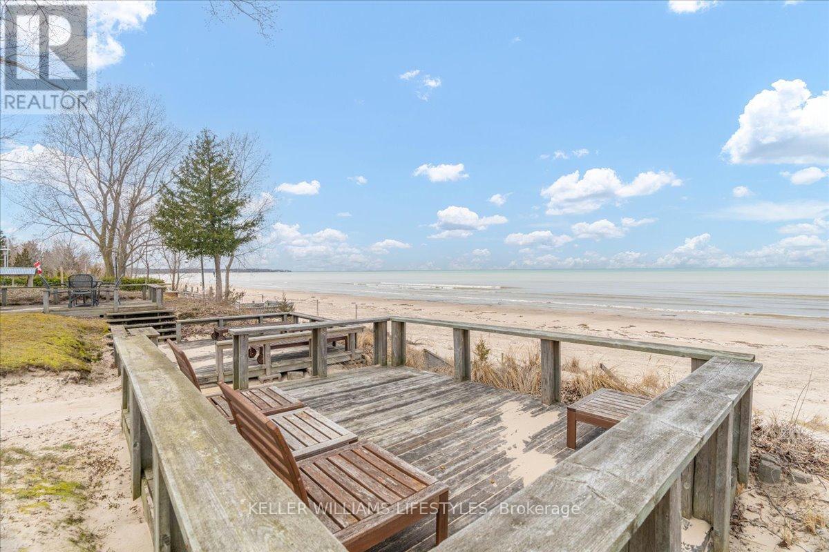 6626 East Parkway Drive, Lambton Shores, Ontario  N0N 1J3 - Photo 39 - X12299424