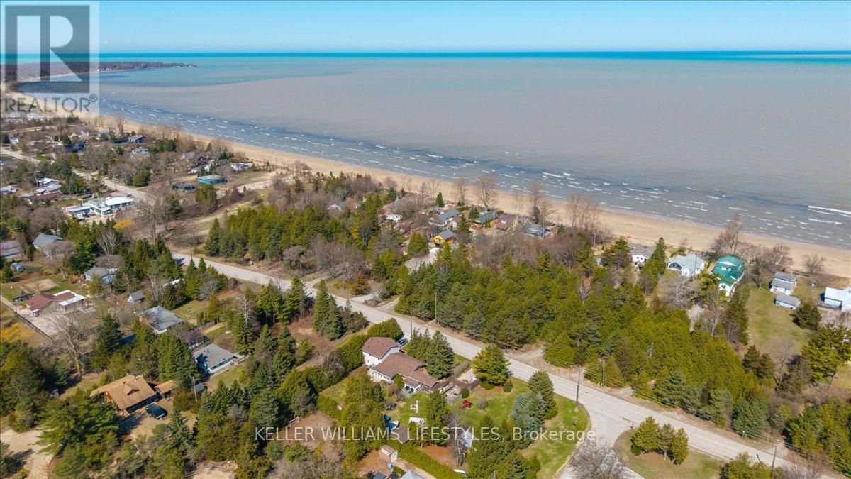 6626 East Parkway Drive, Lambton Shores, Ontario  N0N 1J3 - Photo 42 - X12299424
