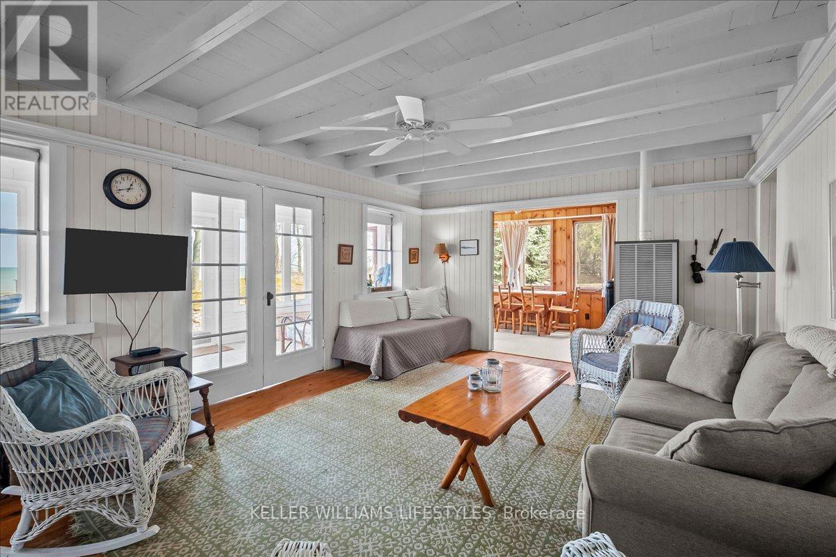 6626 East Parkway Drive, Lambton Shores, Ontario  N0N 1J3 - Photo 8 - X12299424