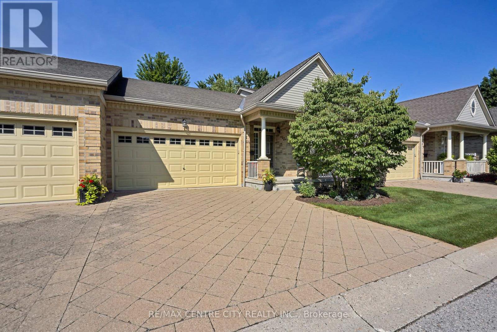 5 - 21 St Johns Drive, Middlesex Centre, Ontario  N0M 1C0 - Photo 1 - X12299493