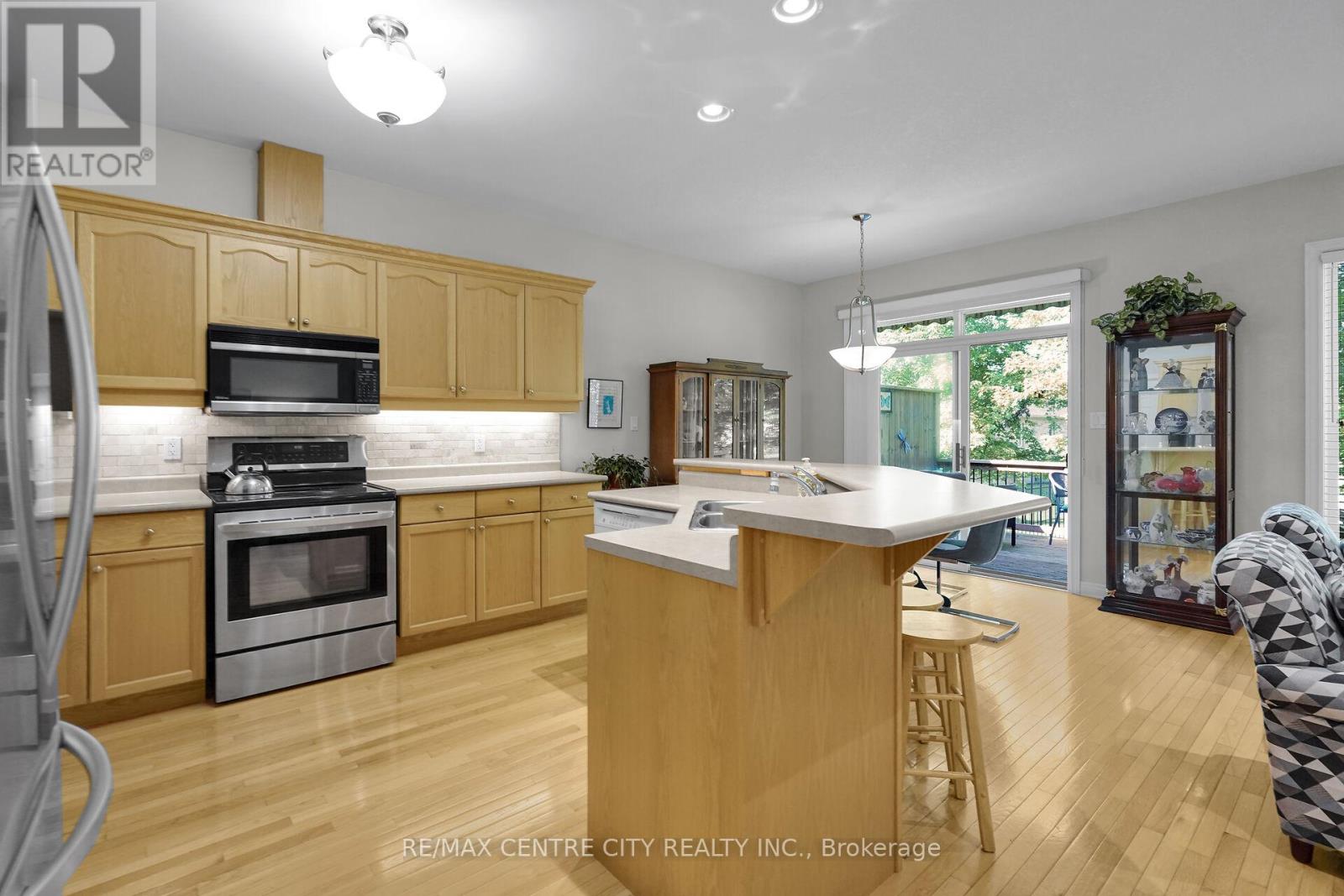 5 - 21 St Johns Drive, Middlesex Centre, Ontario  N0M 1C0 - Photo 25 - X12299493