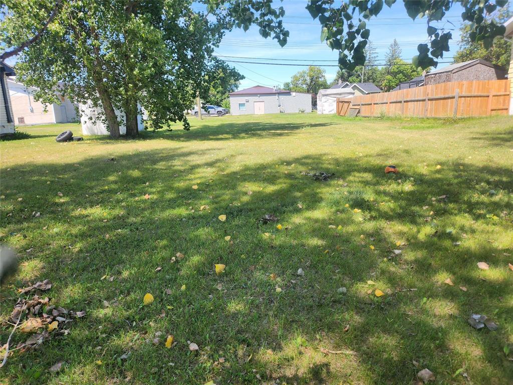 121 North Railway Street E, Macgregor, Manitoba
