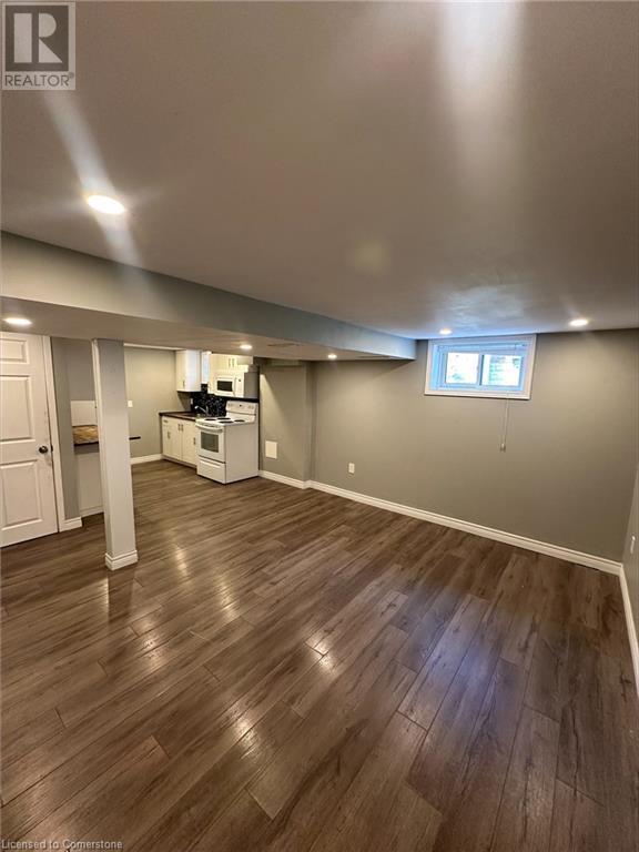 198 East 15th Street, Hamilton, Ontario  L9A 4G2 - Photo 1 - 40753544