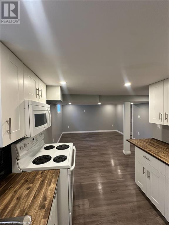 198 East 15th Street, Hamilton, Ontario  L9A 4G2 - Photo 2 - 40753544