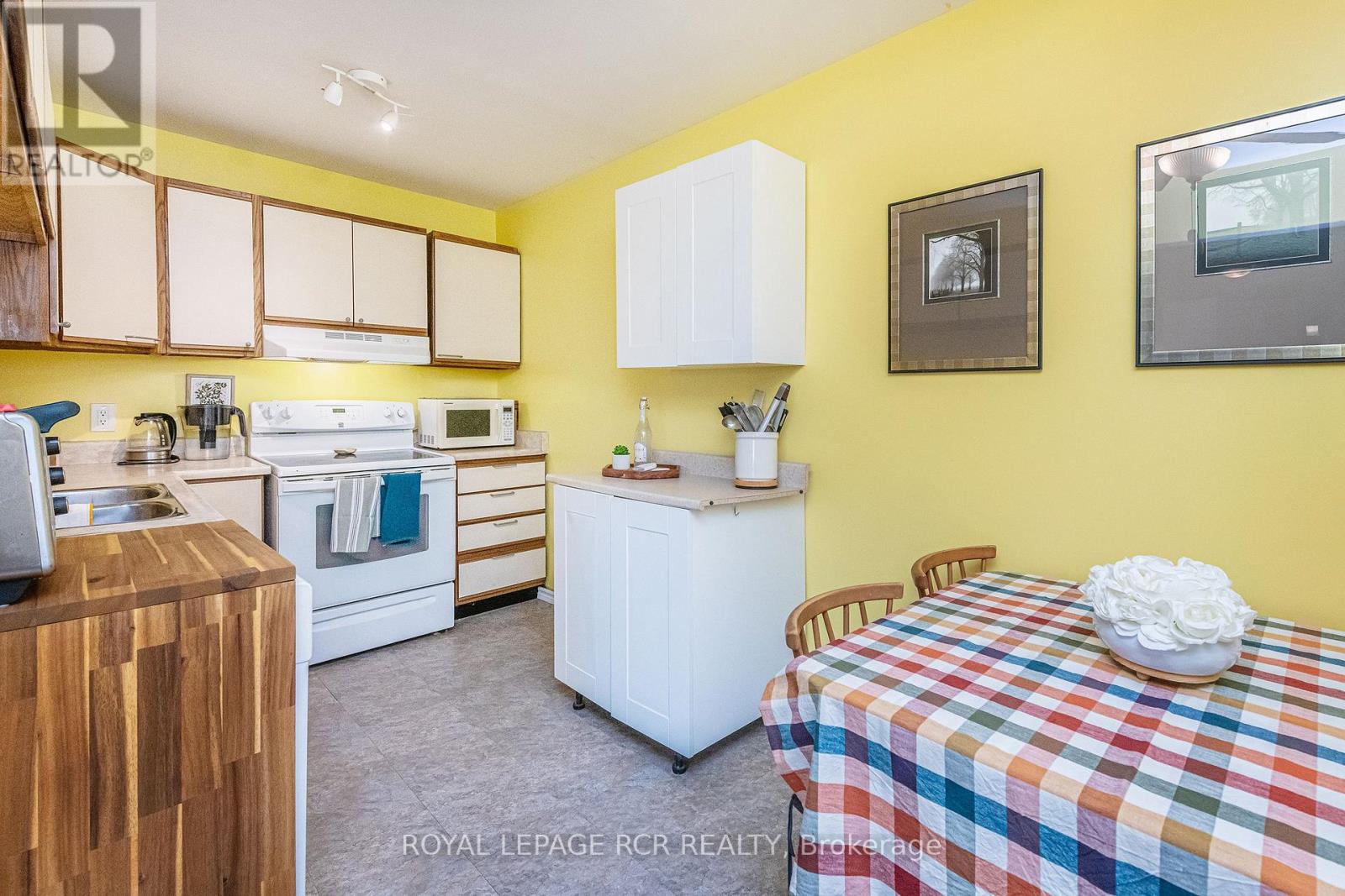 106 - 90 Lawrence Avenue, Orangeville, Ontario  L9W 4J6 - Photo 7 - W12299352