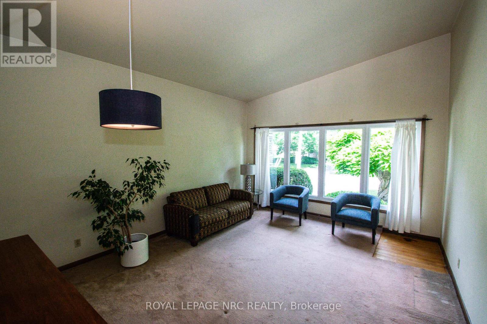 128 Woodside Drive, St. Catharines, Ontario  L2T 1X2 - Photo 10 - X12299495