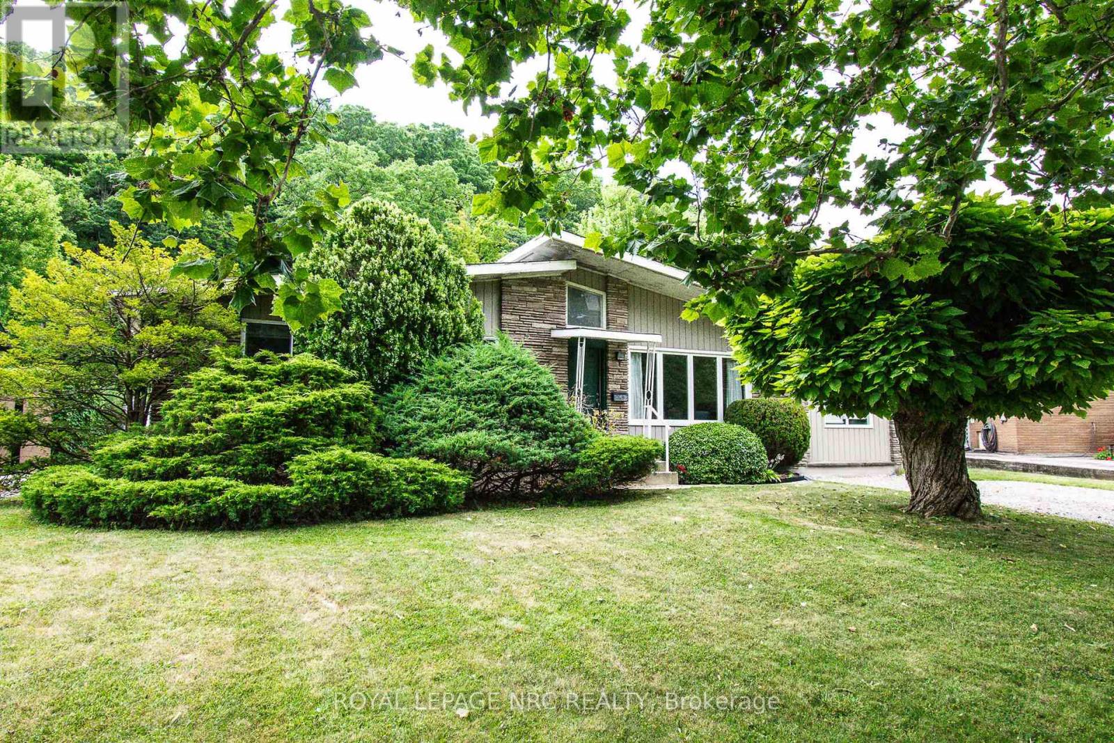 128 Woodside Drive, St. Catharines, Ontario  L2T 1X2 - Photo 2 - X12299495